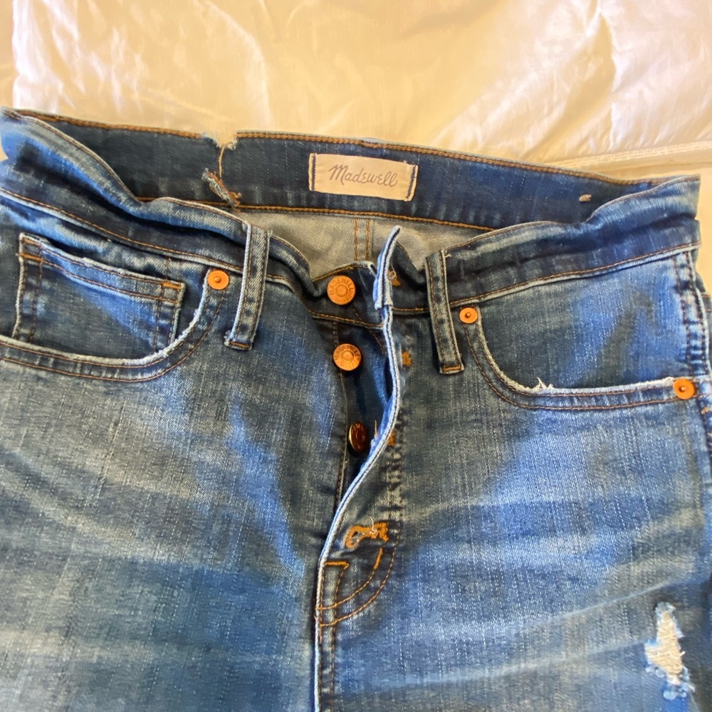 Madewell distressed button front 10” high rise  skinny Jean.